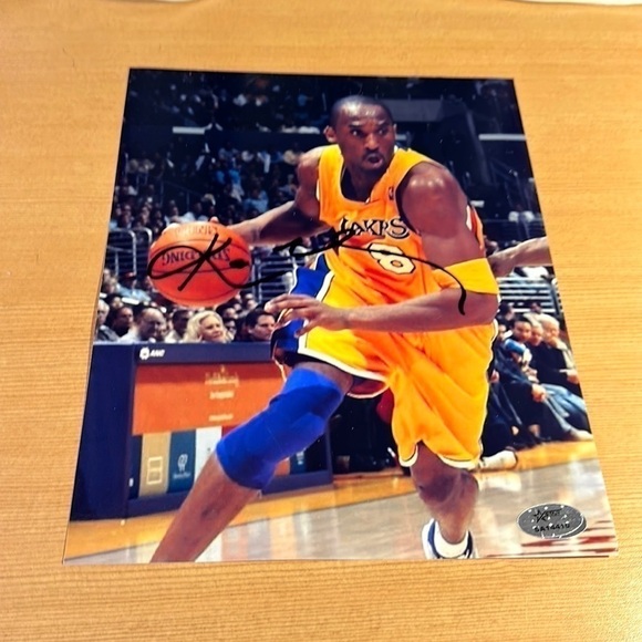 Kobe Bryant autographed 8x10 photo - Picture 1 of 2